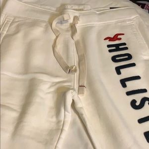 Hollister Sweatpants Classic in white size XL